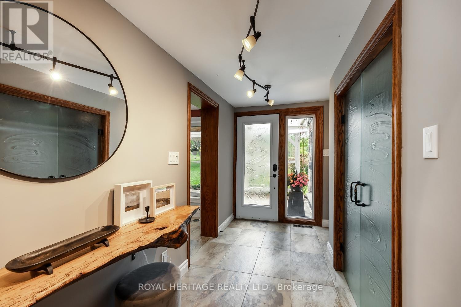 












4395 WESTNEY ROAD N

,
Pickering,




Ontario
L1Y1A2

