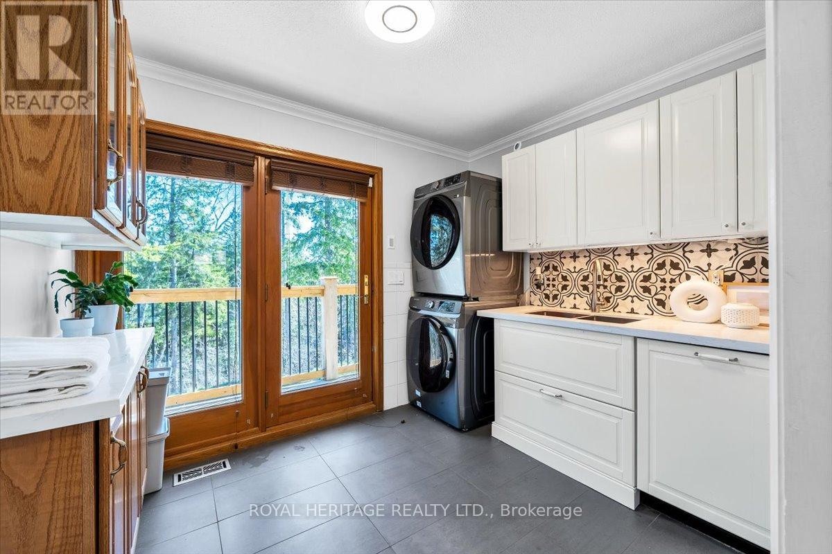 












10420 RUSSELL ROAD

,
Scugog,




Ontario
L9L1B3

