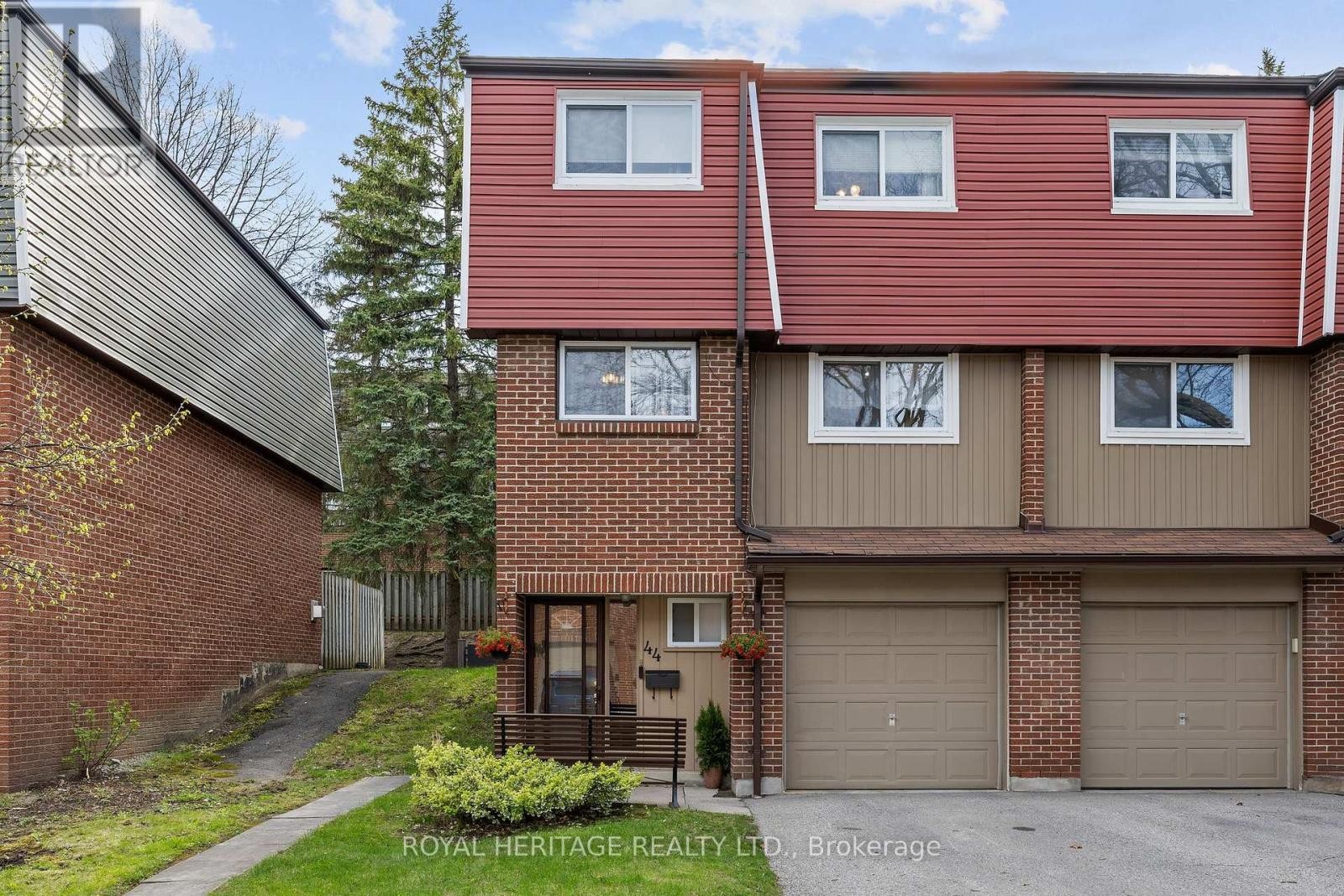 












44 - 1310 FIELDLIGHT BOULEVARD

,
Pickering (Liverpool),




Ontario
L1V2Y8

