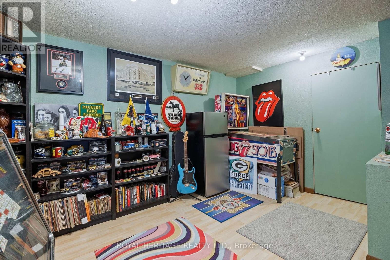 












44 - 1310 FIELDLIGHT BOULEVARD

,
Pickering (Liverpool),




Ontario
L1V2Y8

