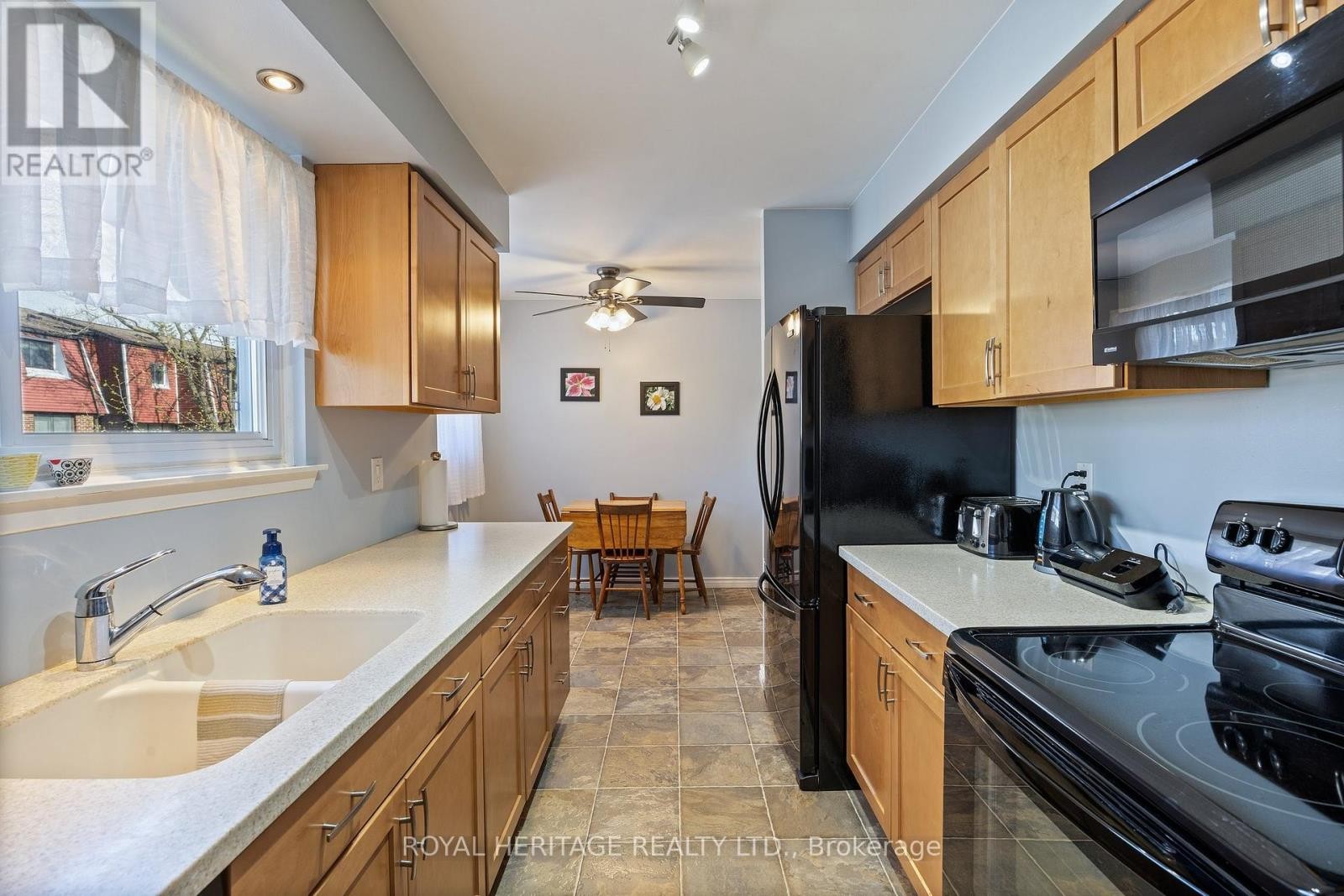 












44 - 1310 FIELDLIGHT BOULEVARD

,
Pickering (Liverpool),




Ontario
L1V2Y8

