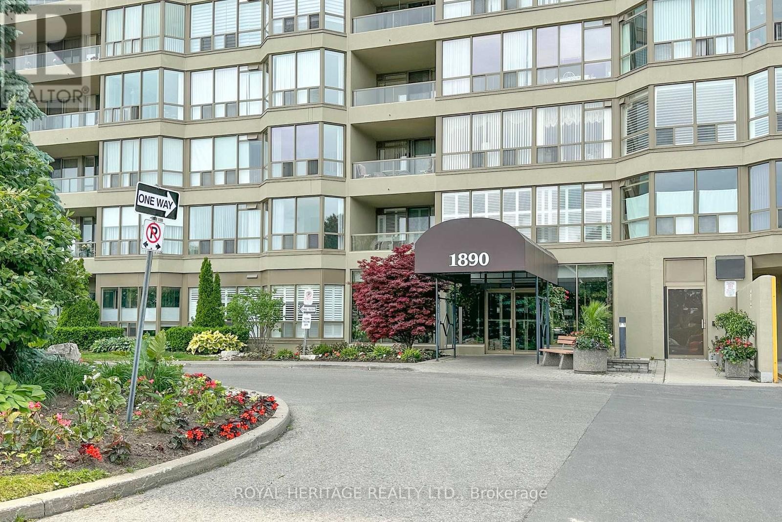 












1011 - 1890 VALLEY FARM ROAD

,
Pickering (Town Centre),




Ontario
L1V6B4

