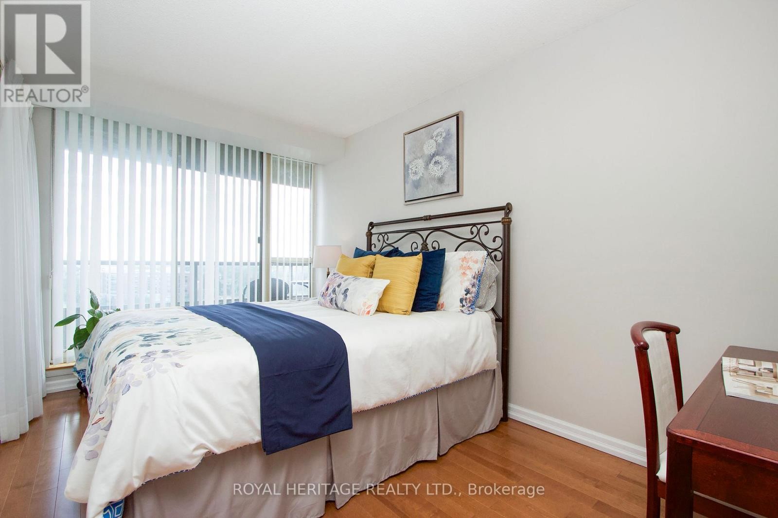 












1011 - 1890 VALLEY FARM ROAD

,
Pickering (Town Centre),




Ontario
L1V6B4

