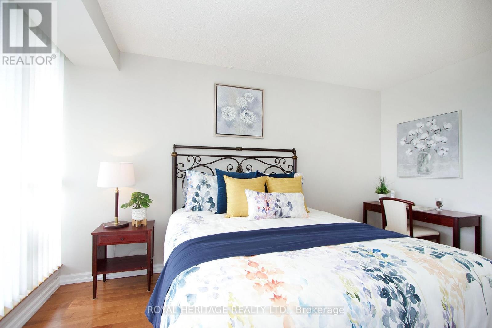












1011 - 1890 VALLEY FARM ROAD

,
Pickering (Town Centre),




Ontario
L1V6B4

