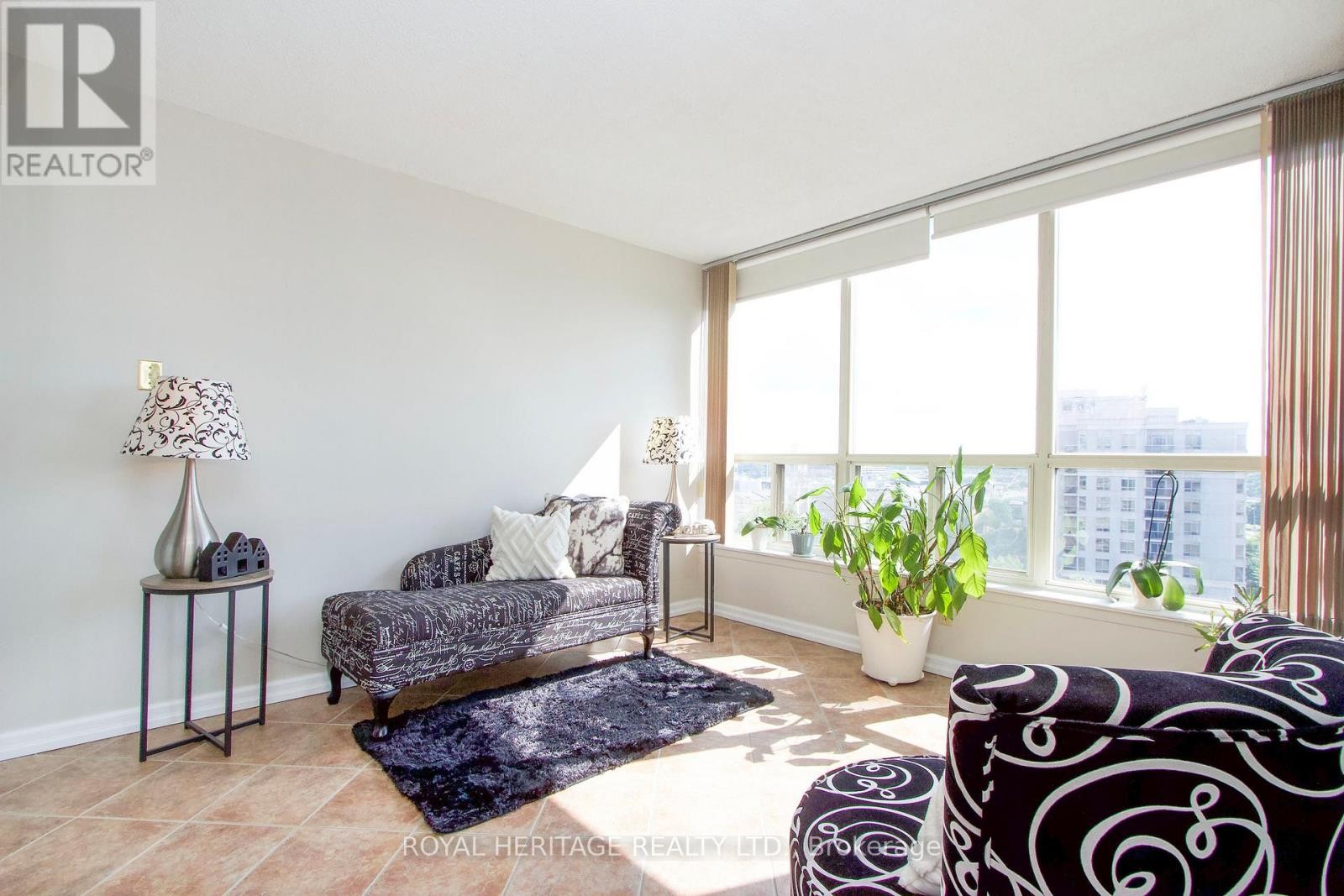 












1011 - 1890 VALLEY FARM ROAD

,
Pickering (Town Centre),




Ontario
L1V6B4

