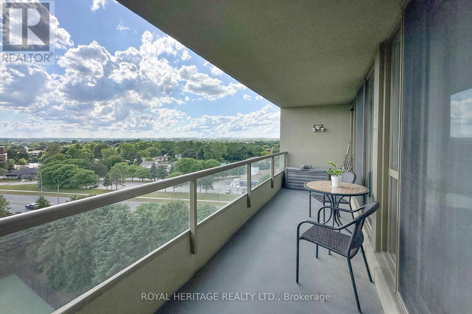 












1011 - 1890 VALLEY FARM ROAD

,
Pickering (Town Centre),




Ontario
L1V6B4

