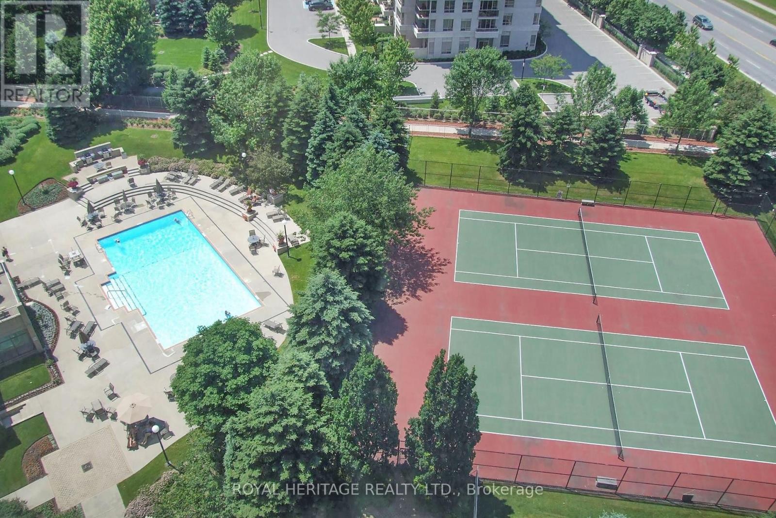 












1011 - 1890 VALLEY FARM ROAD

,
Pickering (Town Centre),




Ontario
L1V6B4

