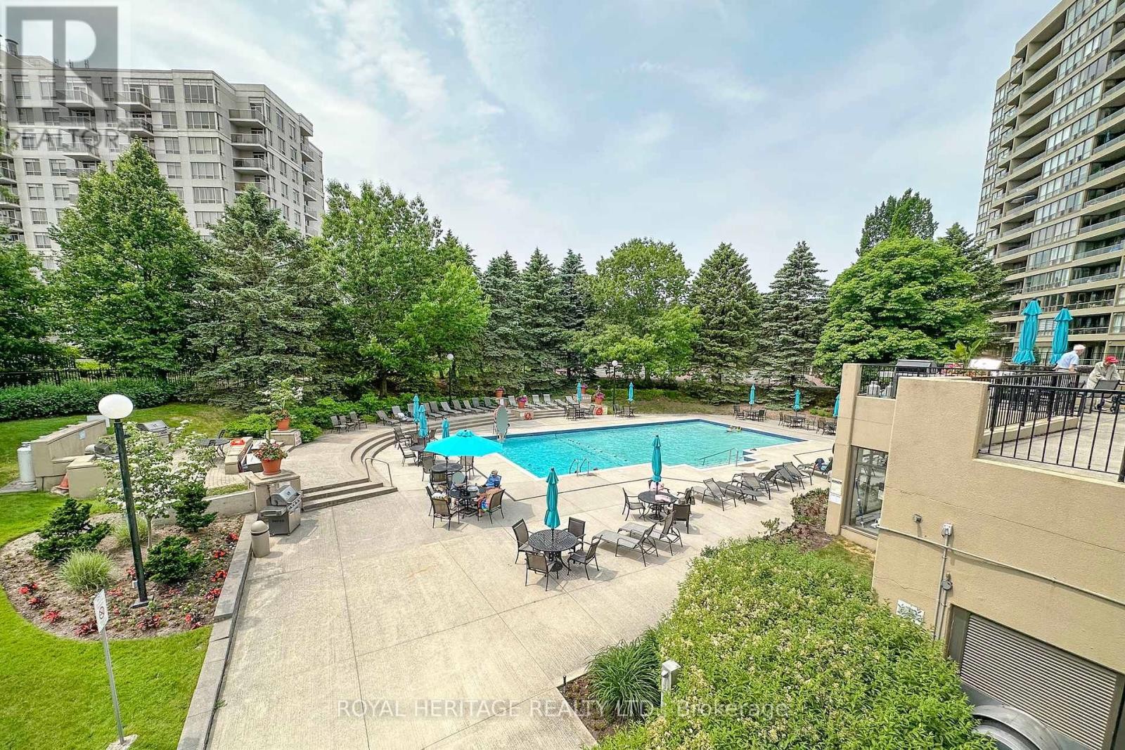 












1011 - 1890 VALLEY FARM ROAD

,
Pickering (Town Centre),




Ontario
L1V6B4

