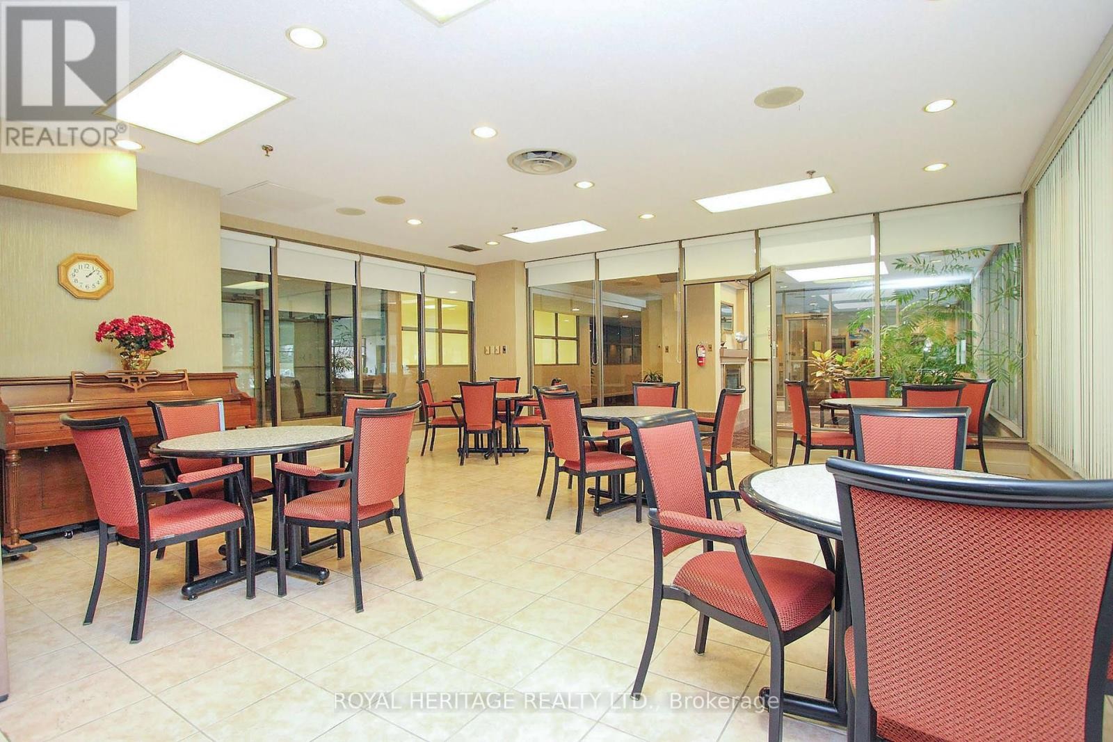 












1011 - 1890 VALLEY FARM ROAD

,
Pickering (Town Centre),




Ontario
L1V6B4

