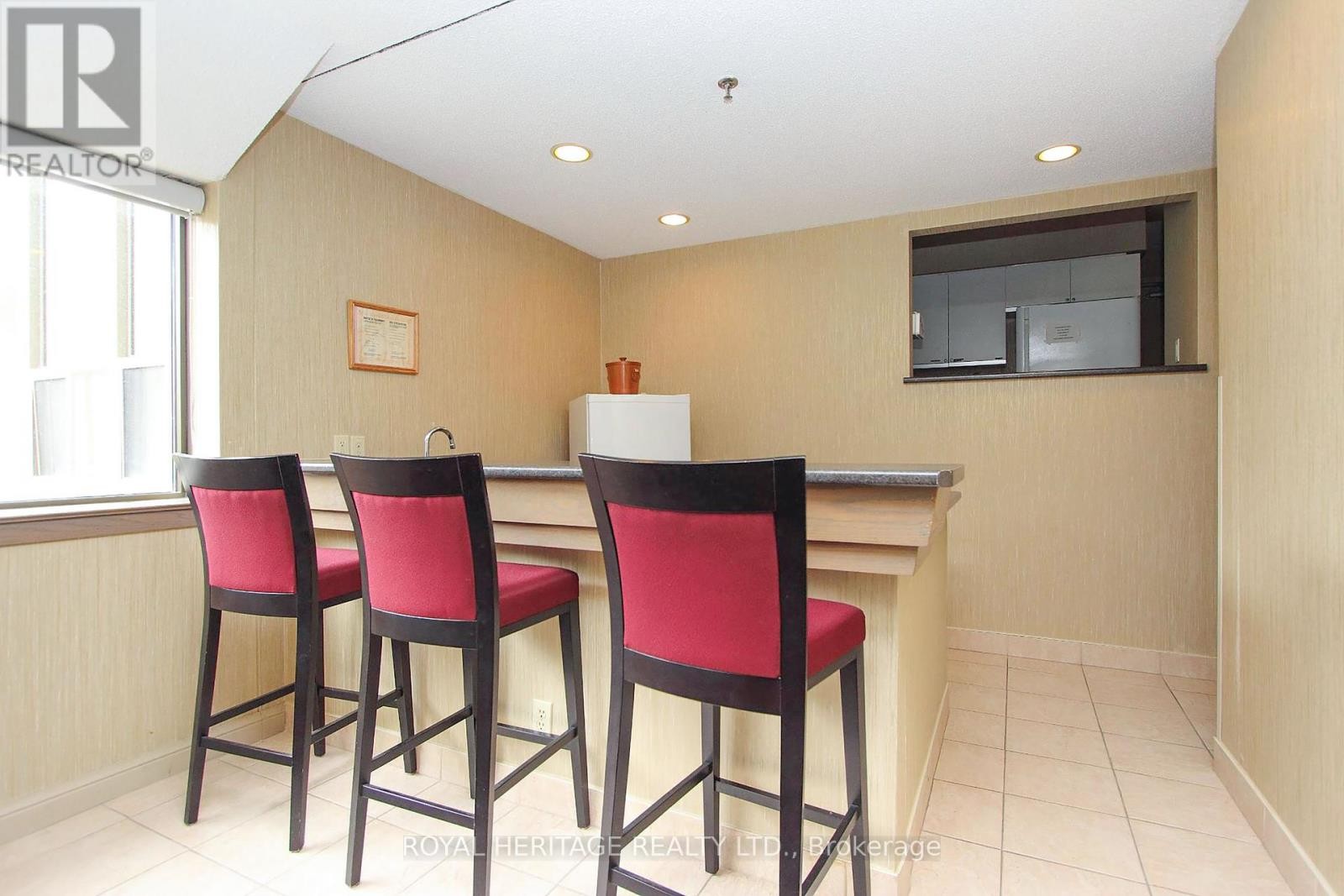 












1011 - 1890 VALLEY FARM ROAD

,
Pickering (Town Centre),




Ontario
L1V6B4


