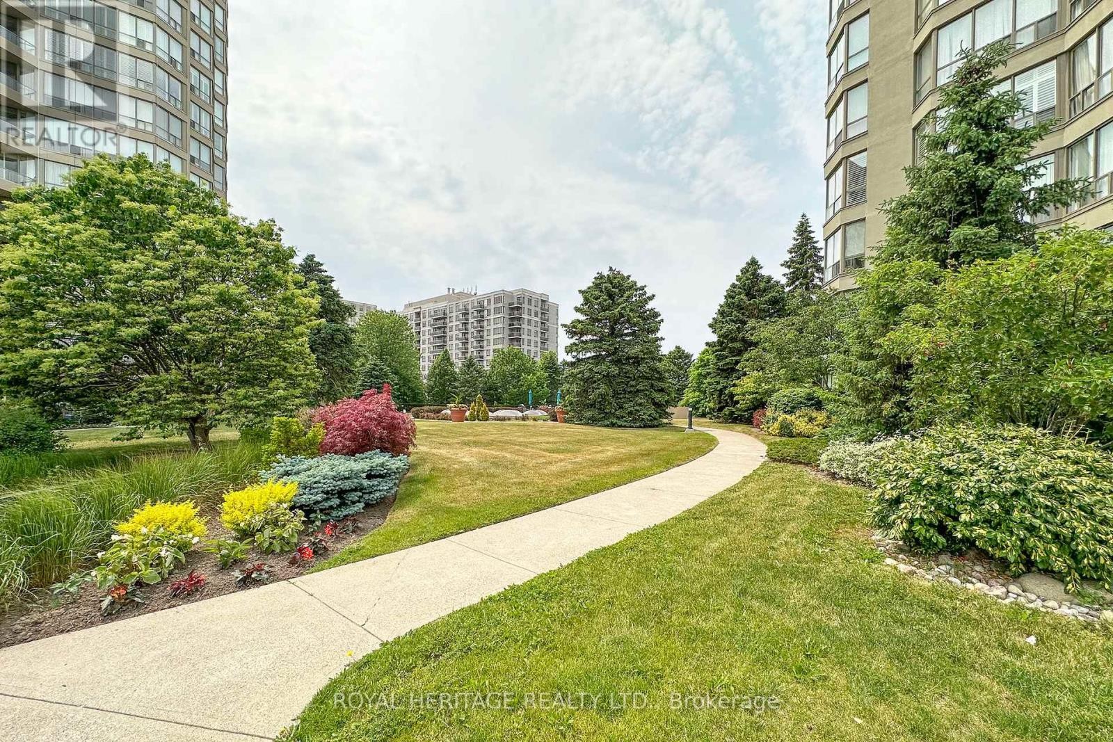 












1011 - 1890 VALLEY FARM ROAD

,
Pickering (Town Centre),




Ontario
L1V6B4

