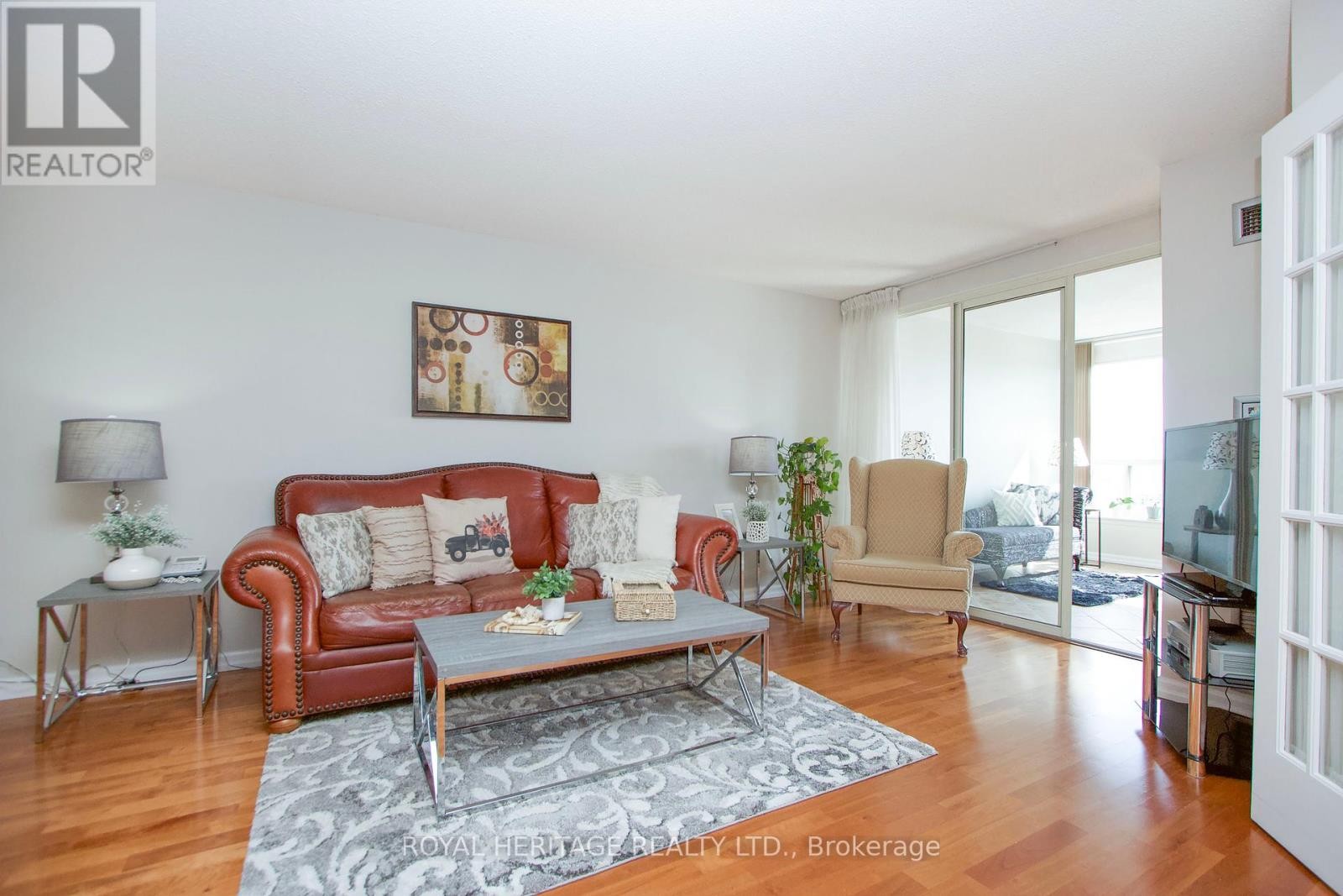 












1011 - 1890 VALLEY FARM ROAD

,
Pickering (Town Centre),




Ontario
L1V6B4

