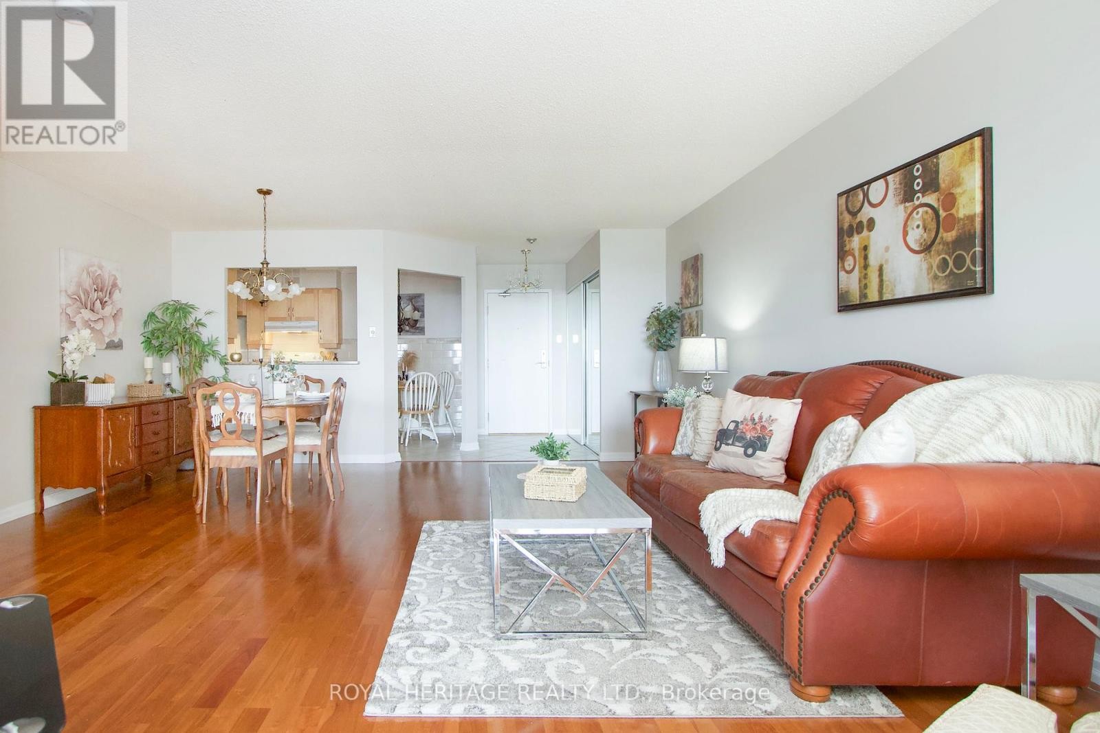 












1011 - 1890 VALLEY FARM ROAD

,
Pickering (Town Centre),




Ontario
L1V6B4

