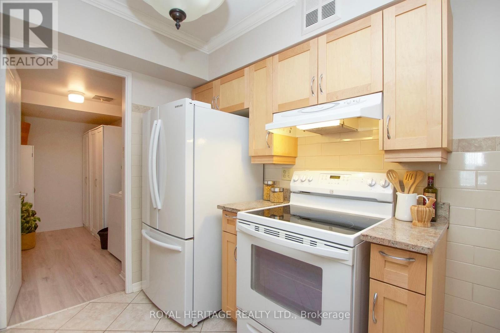 












1011 - 1890 VALLEY FARM ROAD

,
Pickering (Town Centre),




Ontario
L1V6B4

