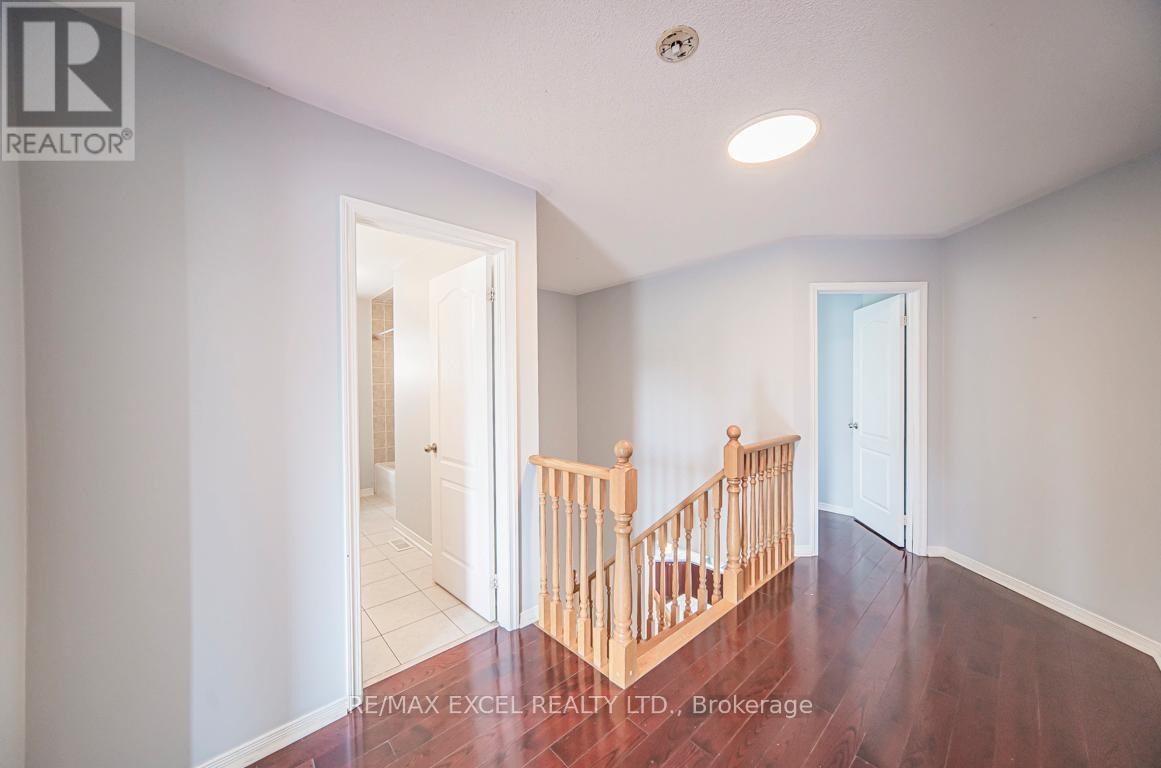 












3 HEADON AVENUE

,
Ajax (Central East),




Ontario
L1Z1R4

