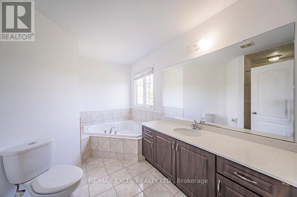 












3 HEADON AVENUE

,
Ajax (Central East),




Ontario
L1Z1R4

