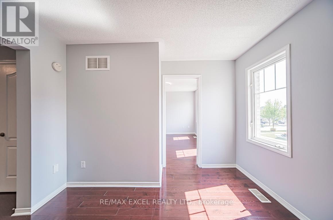 












3 HEADON AVENUE

,
Ajax (Central East),




Ontario
L1Z1R4

