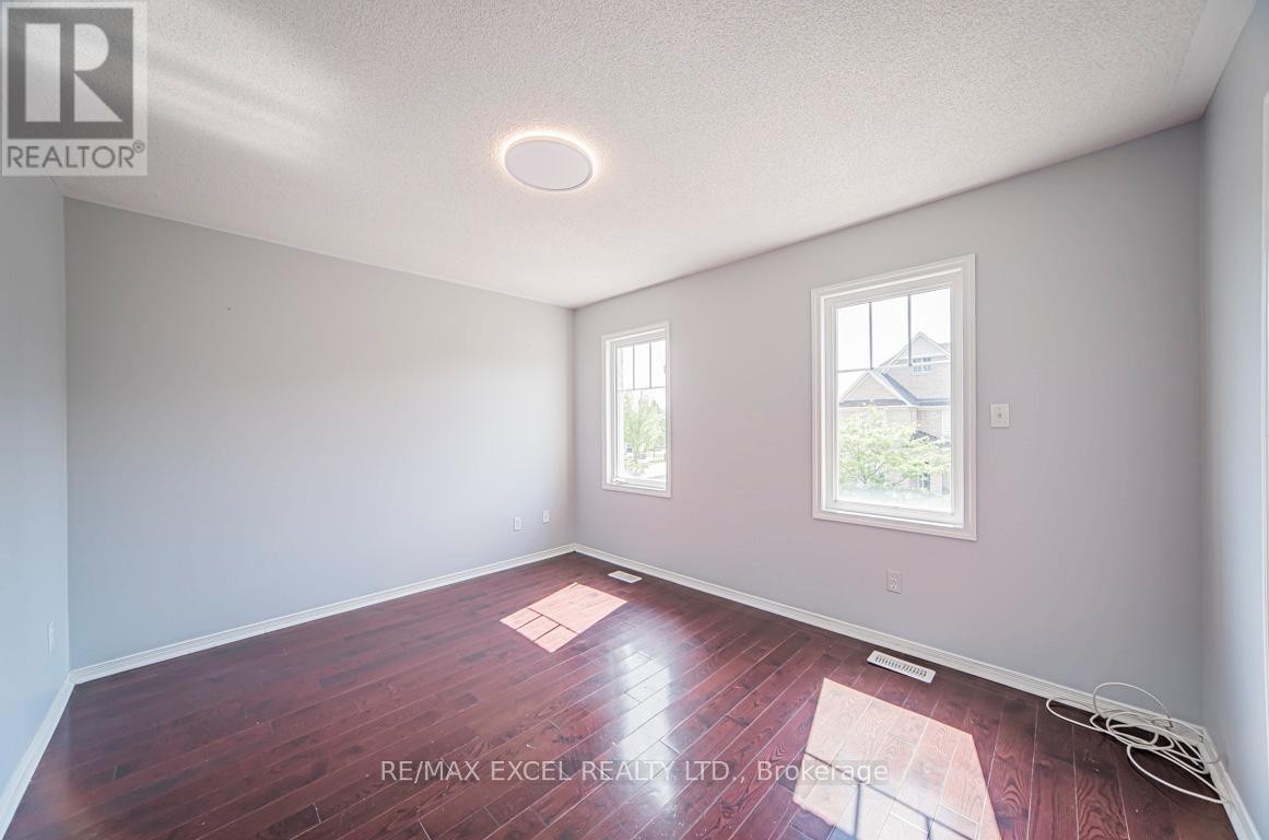 












3 HEADON AVENUE

,
Ajax (Central East),




Ontario
L1Z1R4

