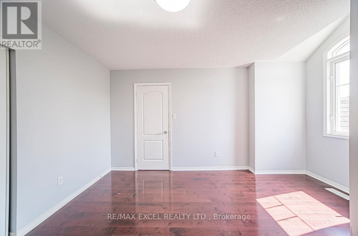 












3 HEADON AVENUE

,
Ajax (Central East),




Ontario
L1Z1R4

