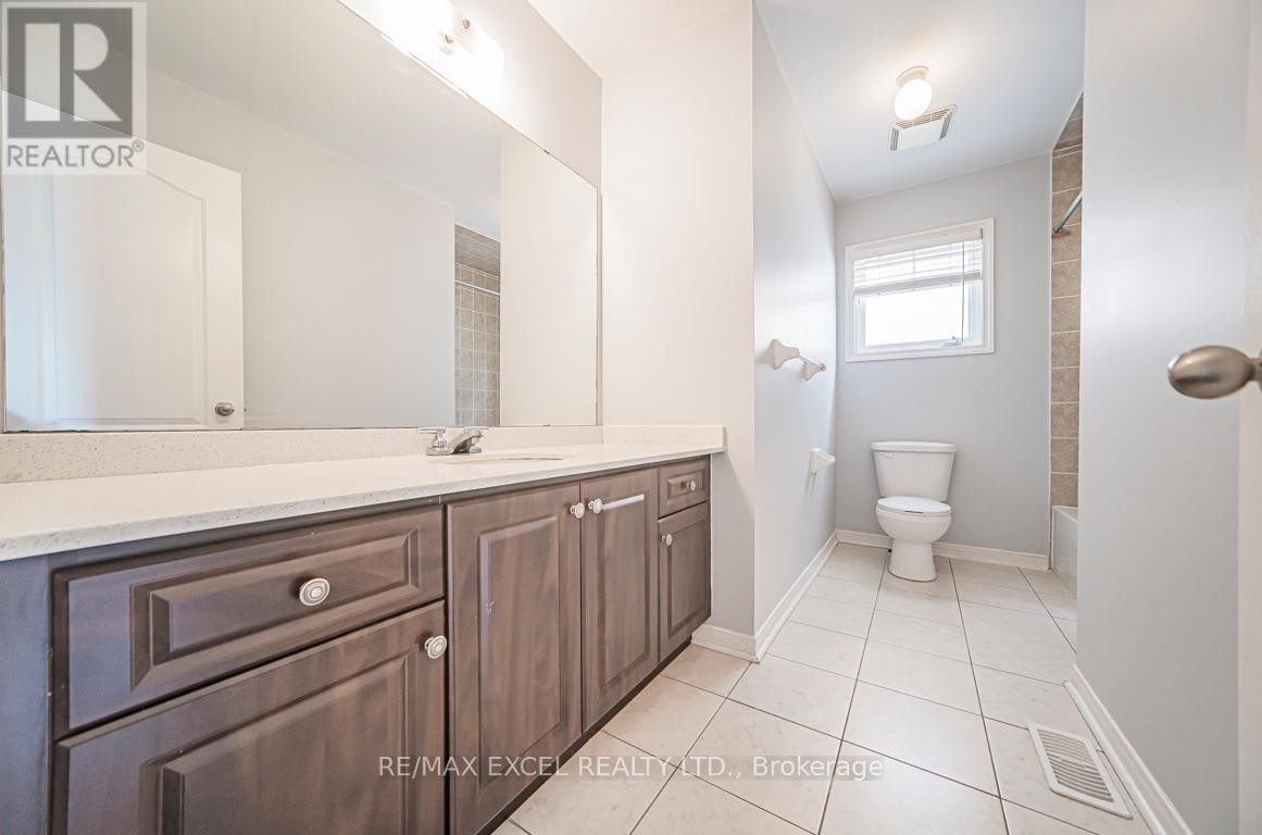












3 HEADON AVENUE

,
Ajax (Central East),




Ontario
L1Z1R4

