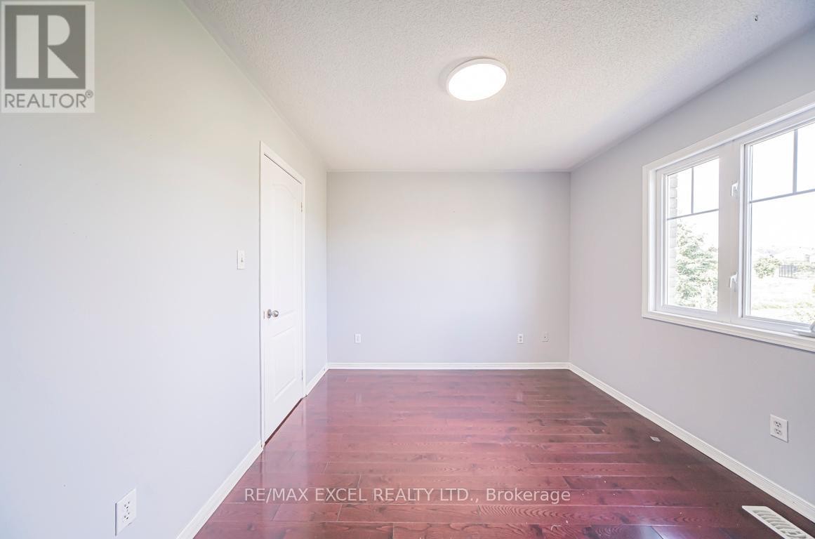 












3 HEADON AVENUE

,
Ajax (Central East),




Ontario
L1Z1R4

