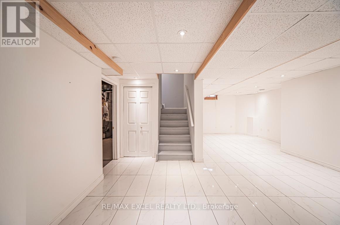 












3 HEADON AVENUE

,
Ajax (Central East),




Ontario
L1Z1R4

