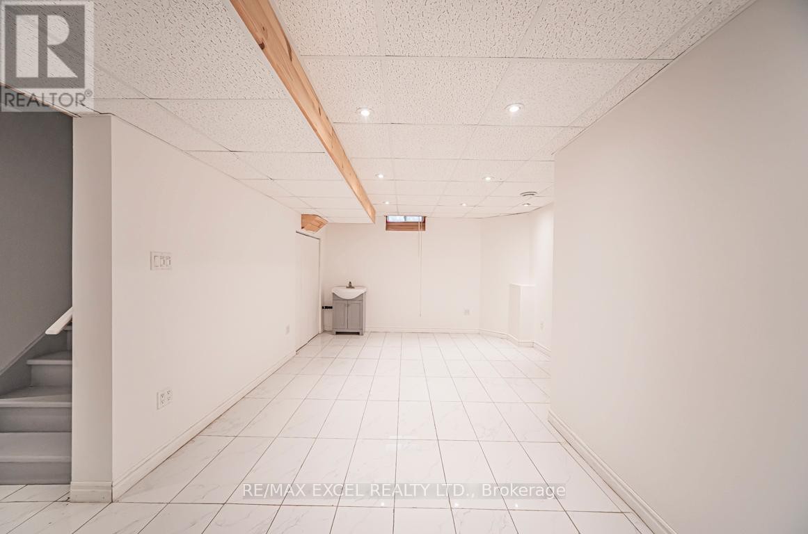 












3 HEADON AVENUE

,
Ajax (Central East),




Ontario
L1Z1R4

