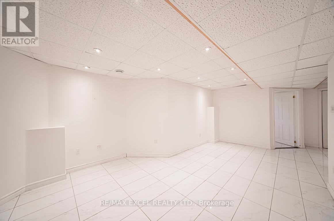 












3 HEADON AVENUE

,
Ajax (Central East),




Ontario
L1Z1R4

