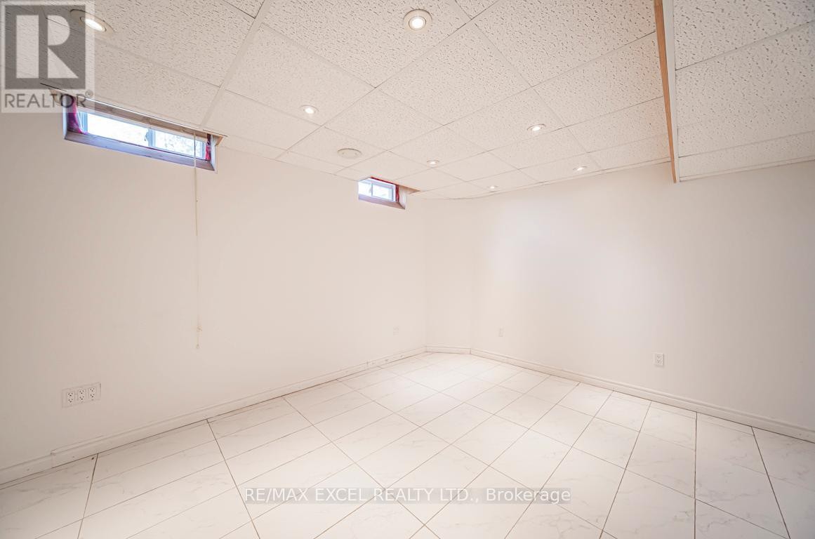












3 HEADON AVENUE

,
Ajax (Central East),




Ontario
L1Z1R4

