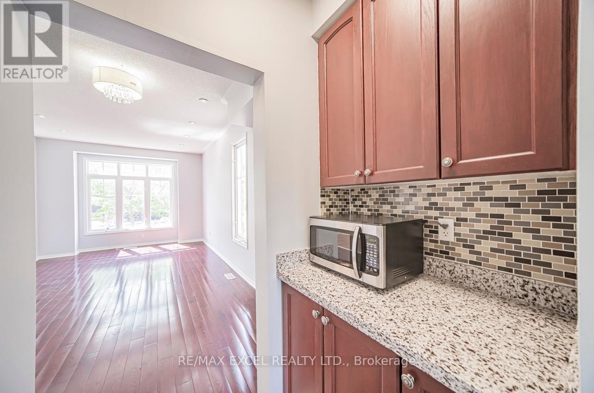 












3 HEADON AVENUE

,
Ajax (Central East),




Ontario
L1Z1R4

