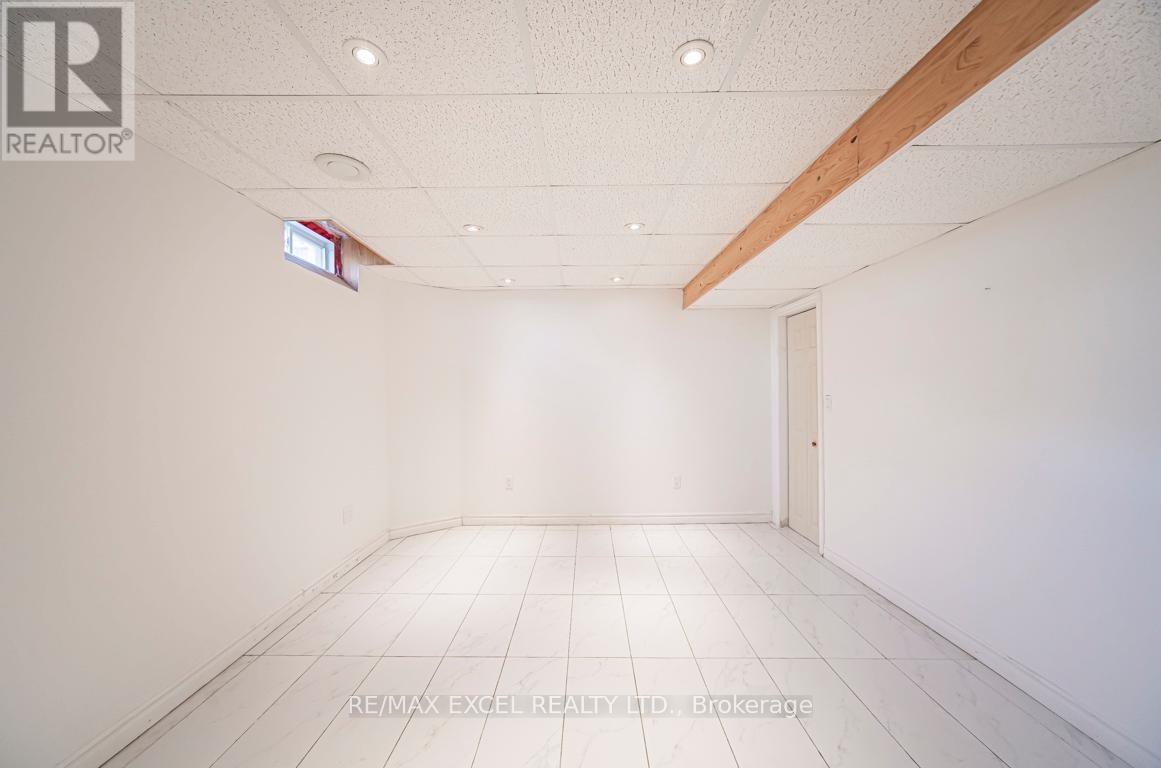 












3 HEADON AVENUE

,
Ajax (Central East),




Ontario
L1Z1R4

