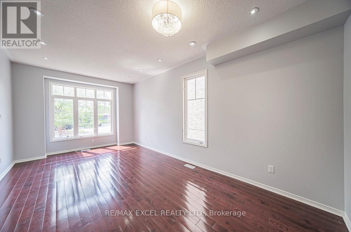












3 HEADON AVENUE

,
Ajax (Central East),




Ontario
L1Z1R4

