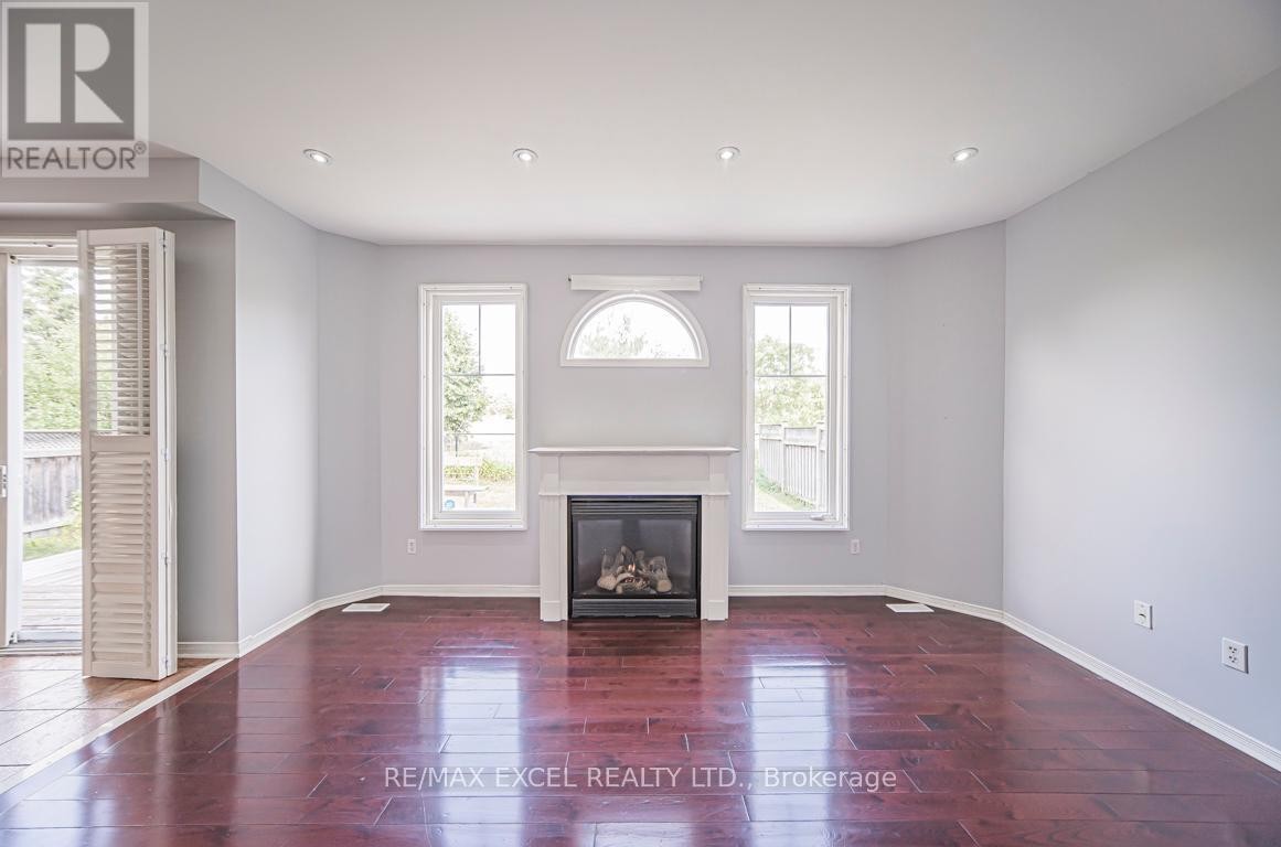 












3 HEADON AVENUE

,
Ajax (Central East),




Ontario
L1Z1R4

