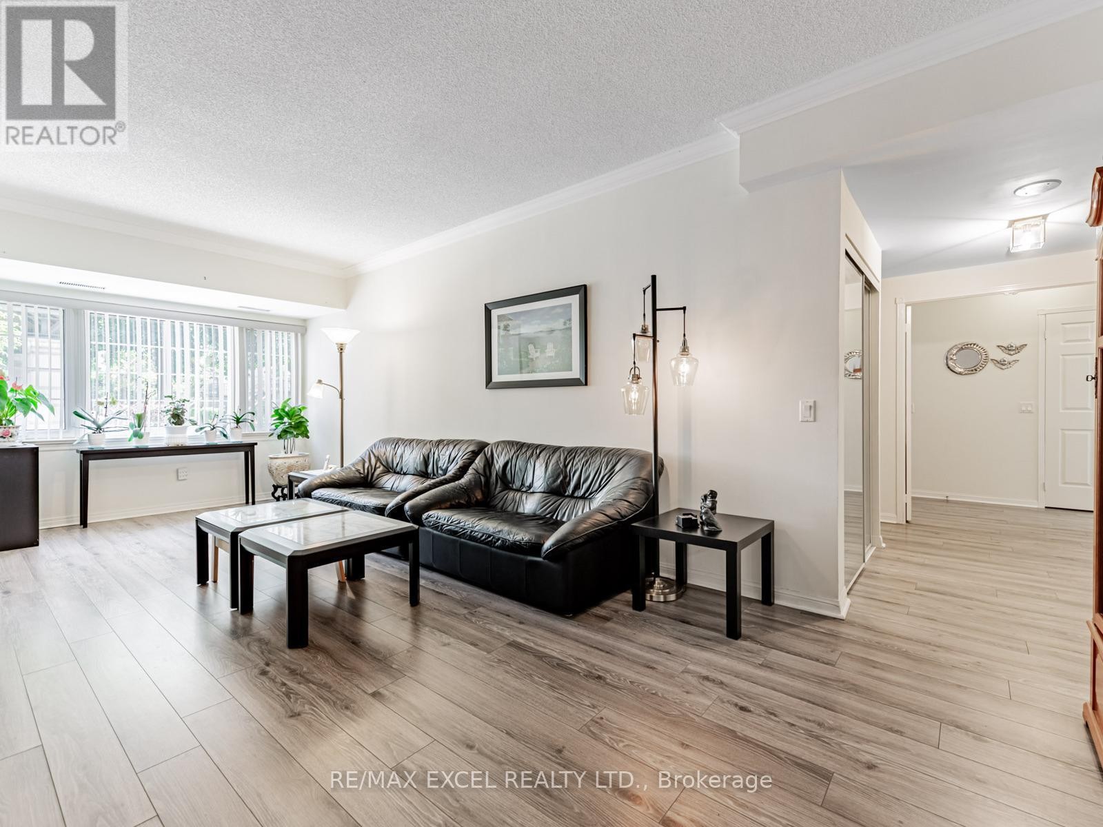 












802 - 188 BONIS AVENUE

,
Toronto (Tam O'Shanter-Sullivan),




Ontario
M1T3W1

