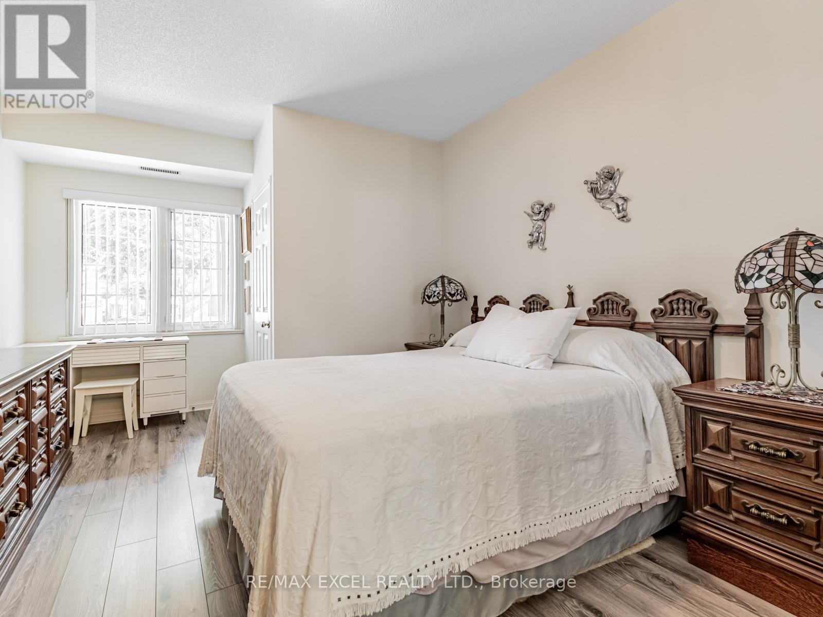 












802 - 188 BONIS AVENUE

,
Toronto (Tam O'Shanter-Sullivan),




Ontario
M1T3W1

