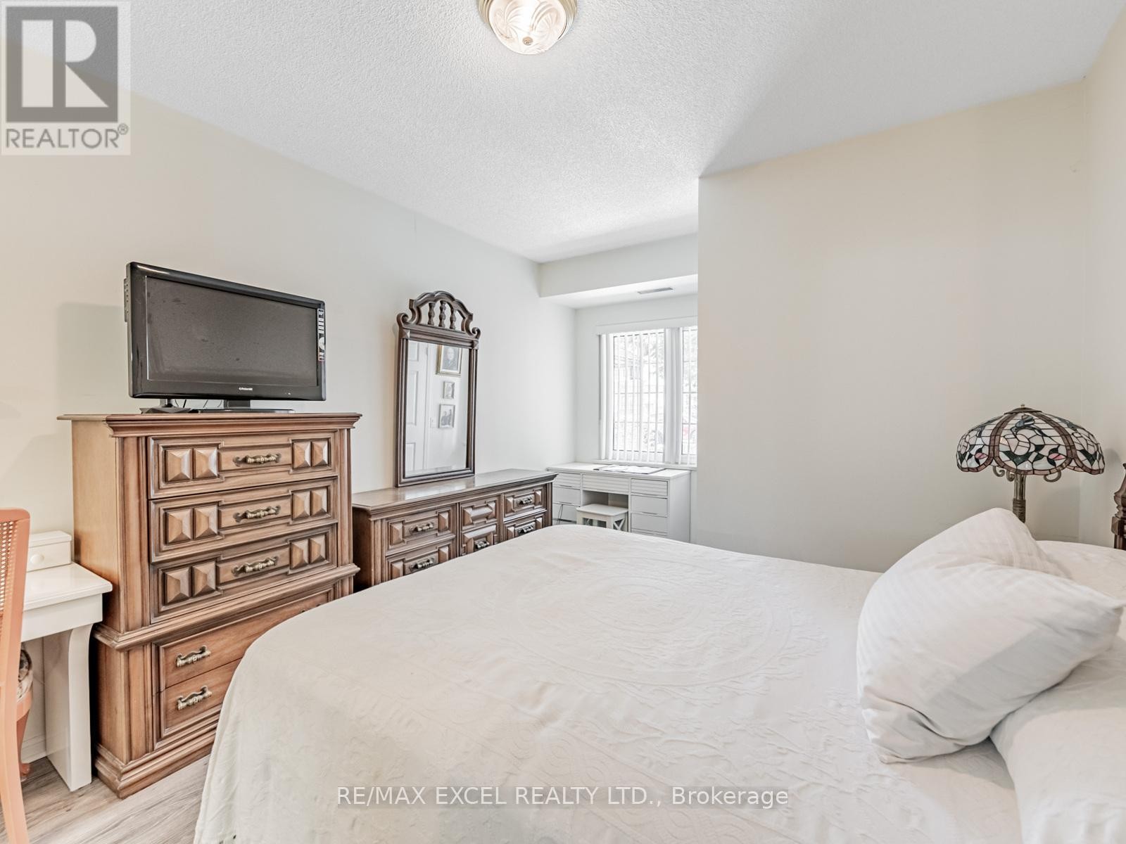 












802 - 188 BONIS AVENUE

,
Toronto (Tam O'Shanter-Sullivan),




Ontario
M1T3W1

