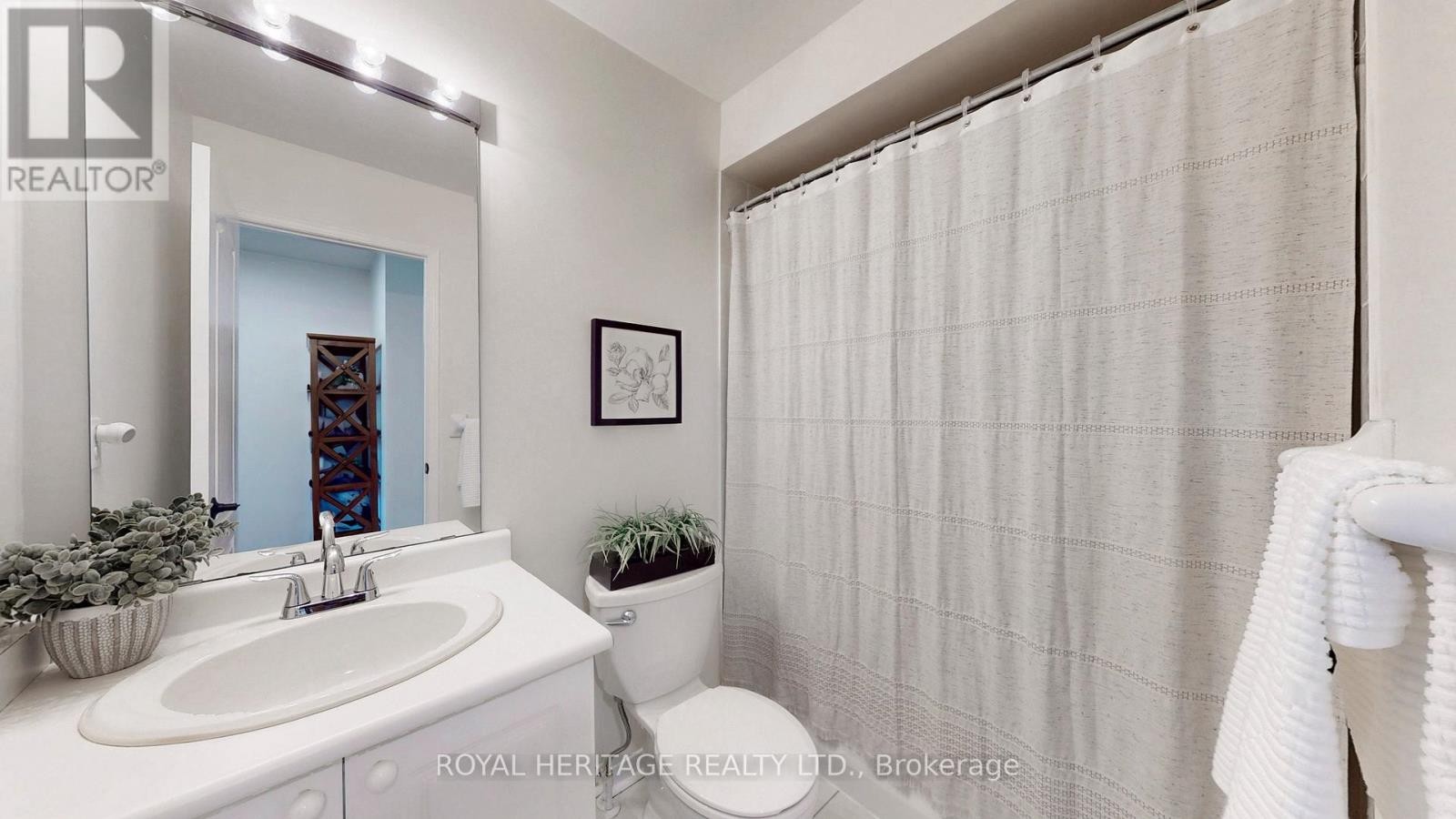 












7 SCHOONER LANE

,
Toronto (Rouge),




Ontario
M1C5J3

