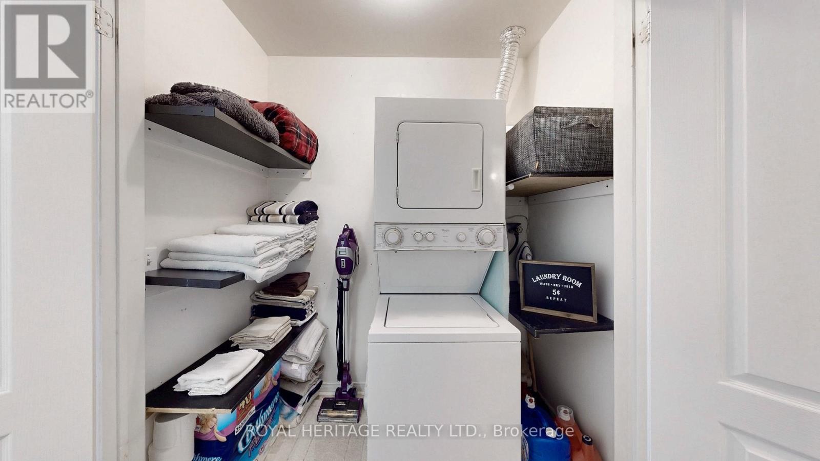 












7 SCHOONER LANE

,
Toronto (Rouge),




Ontario
M1C5J3

