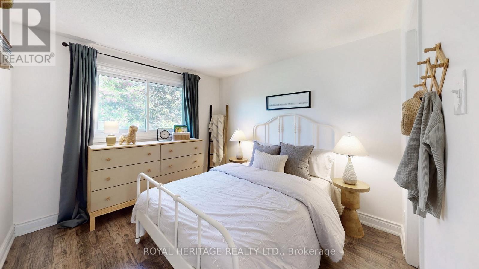 












591 COBBLEHILL DRIVE

,
Oshawa (Pinecrest),




Ontario
L1K1Y6

