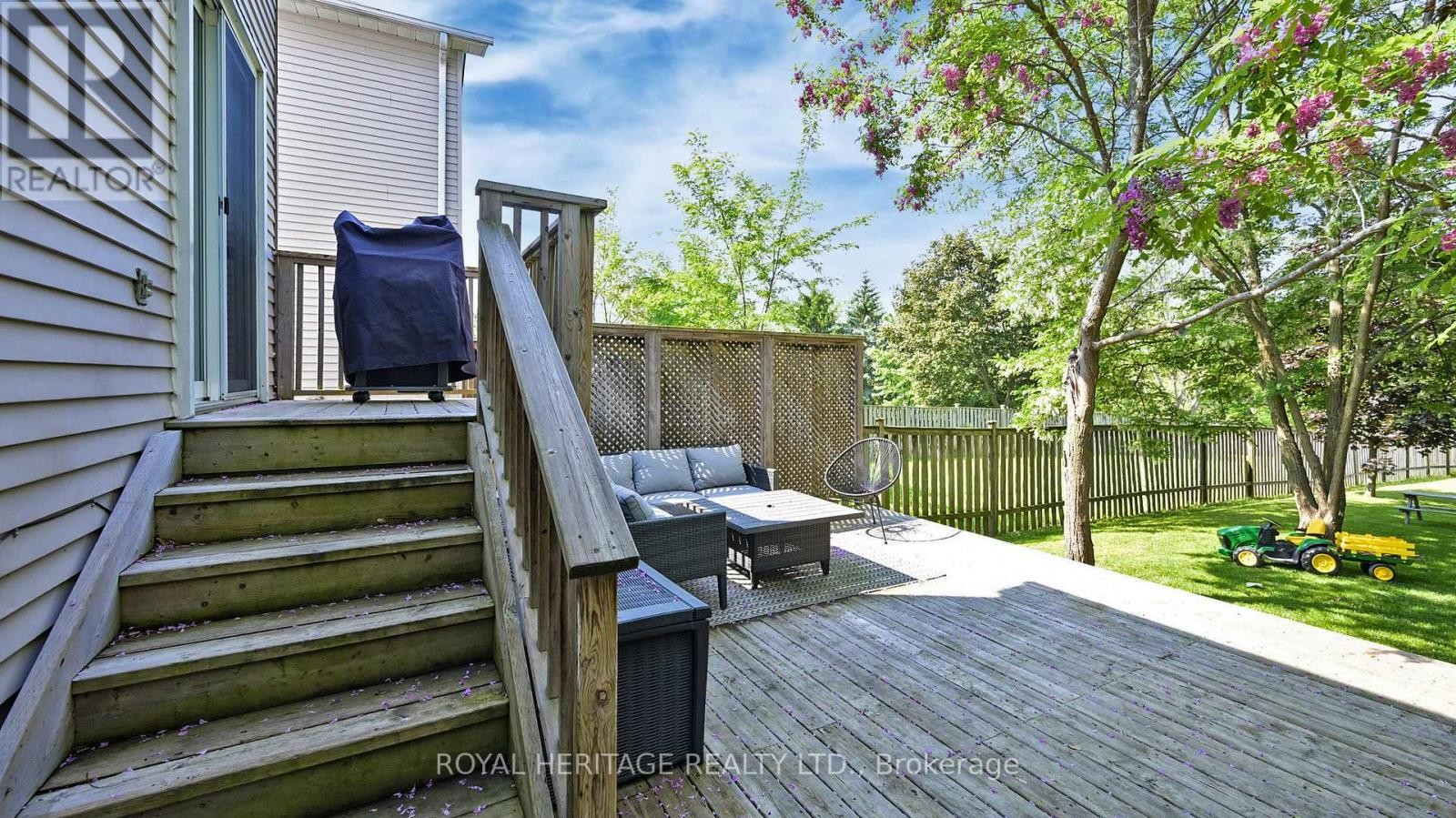 












591 COBBLEHILL DRIVE

,
Oshawa (Pinecrest),




Ontario
L1K1Y6

