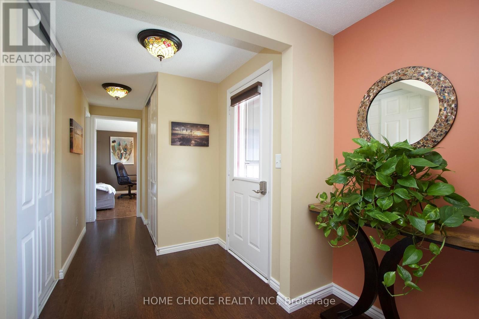 












10 EASTBANK ROAD

,
Clarington (Newcastle),




Ontario
L1B1A4

