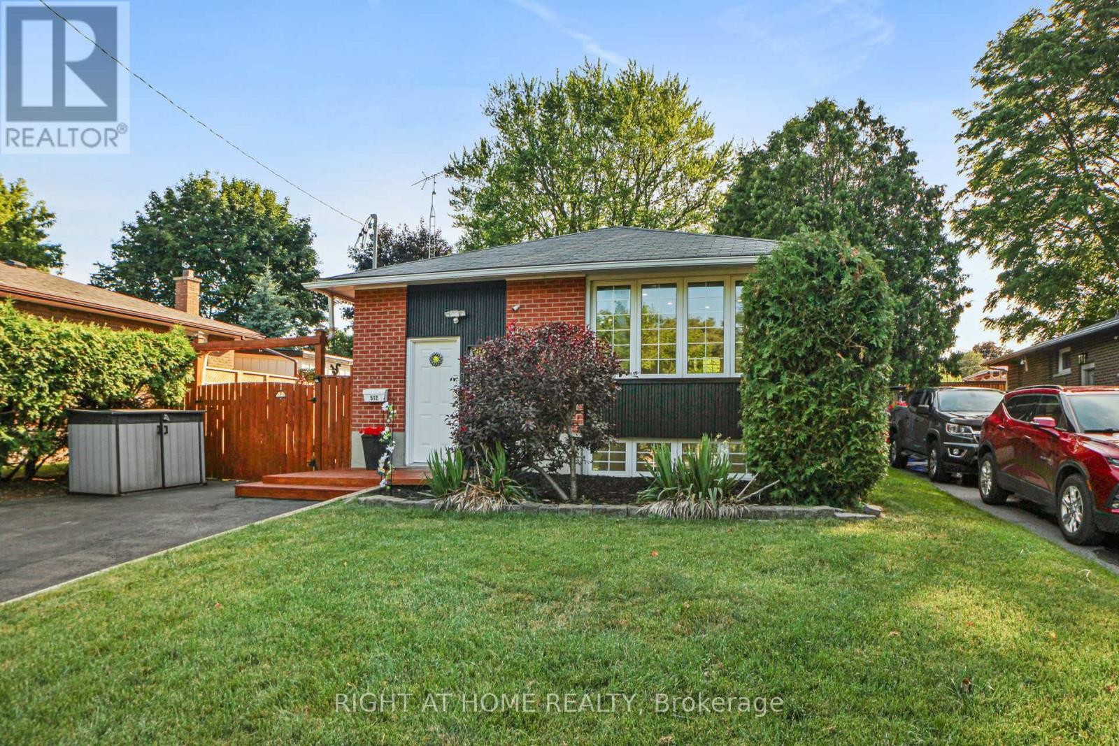 












512 OSHAWA BOULEVARD N

,
Oshawa (O'Neill),




Ontario
L1G5T7

