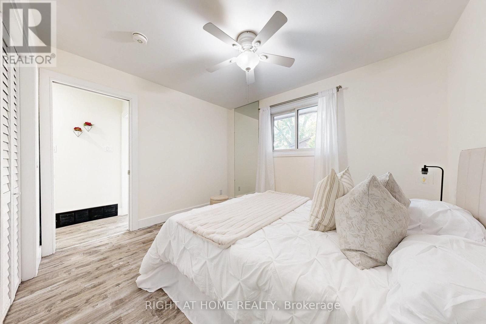 












512 OSHAWA BOULEVARD N

,
Oshawa (O'Neill),




Ontario
L1G5T7

