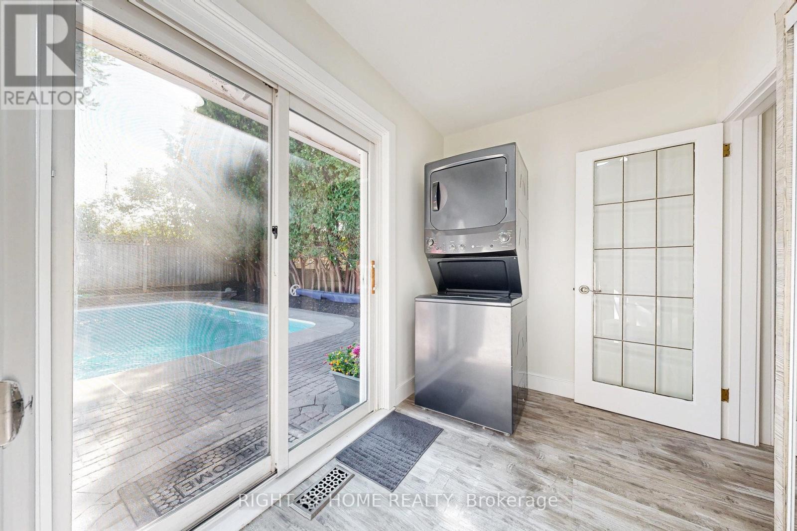 












512 OSHAWA BOULEVARD N

,
Oshawa (O'Neill),




Ontario
L1G5T7

