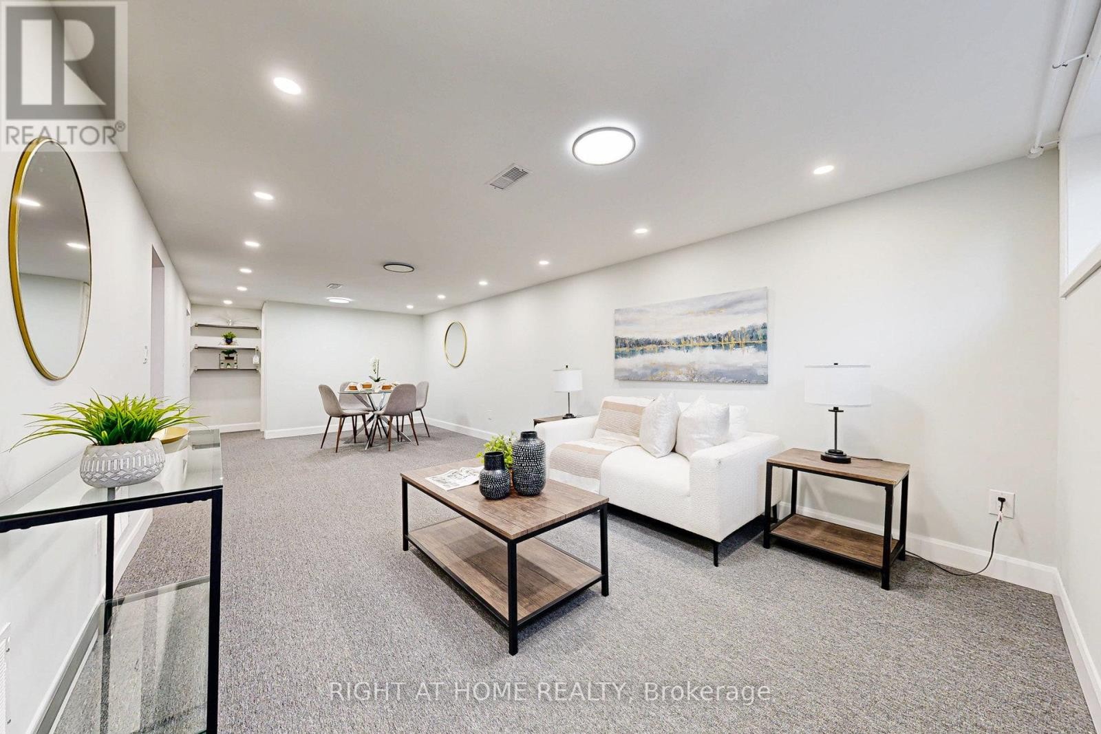 












512 OSHAWA BOULEVARD N

,
Oshawa (O'Neill),




Ontario
L1G5T7

