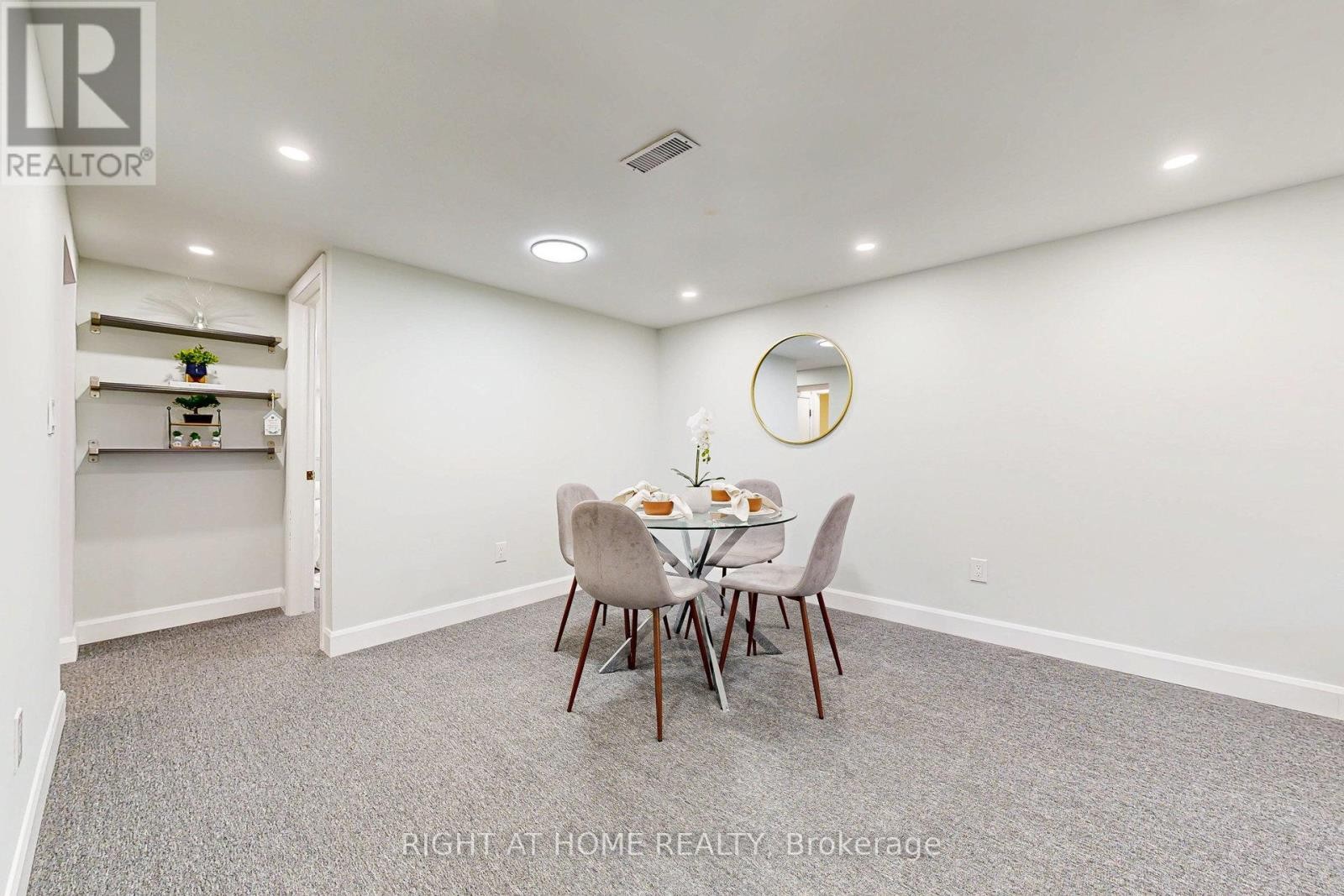












512 OSHAWA BOULEVARD N

,
Oshawa (O'Neill),




Ontario
L1G5T7

