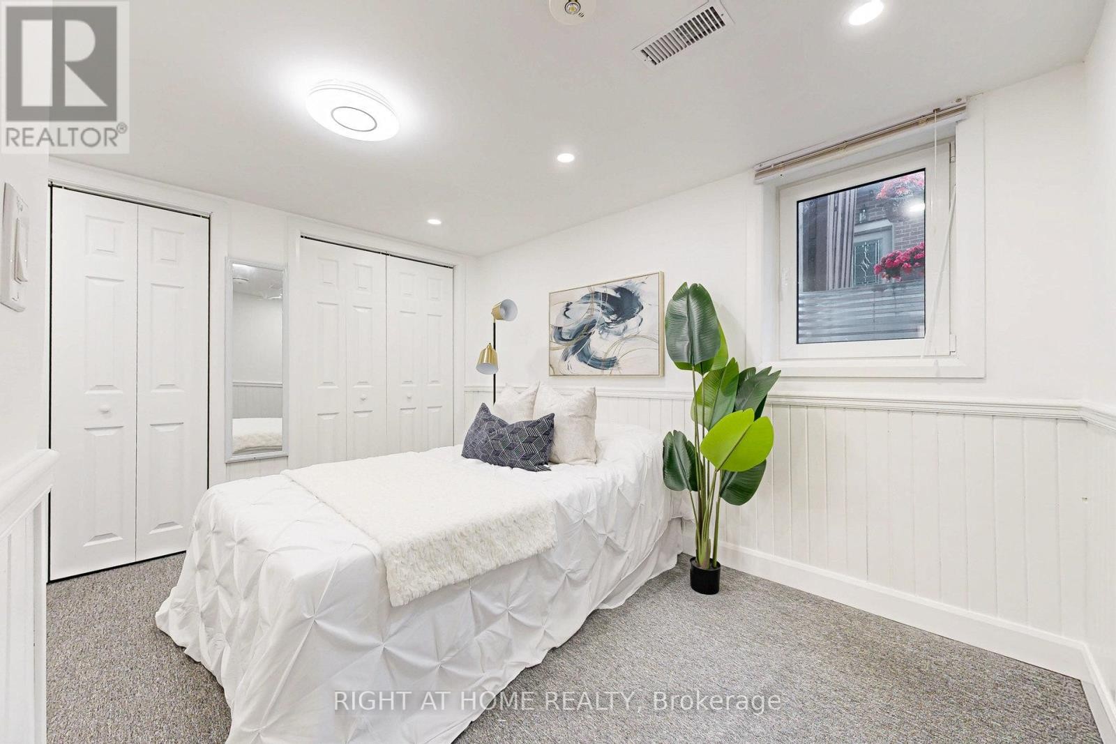 












512 OSHAWA BOULEVARD N

,
Oshawa (O'Neill),




Ontario
L1G5T7

