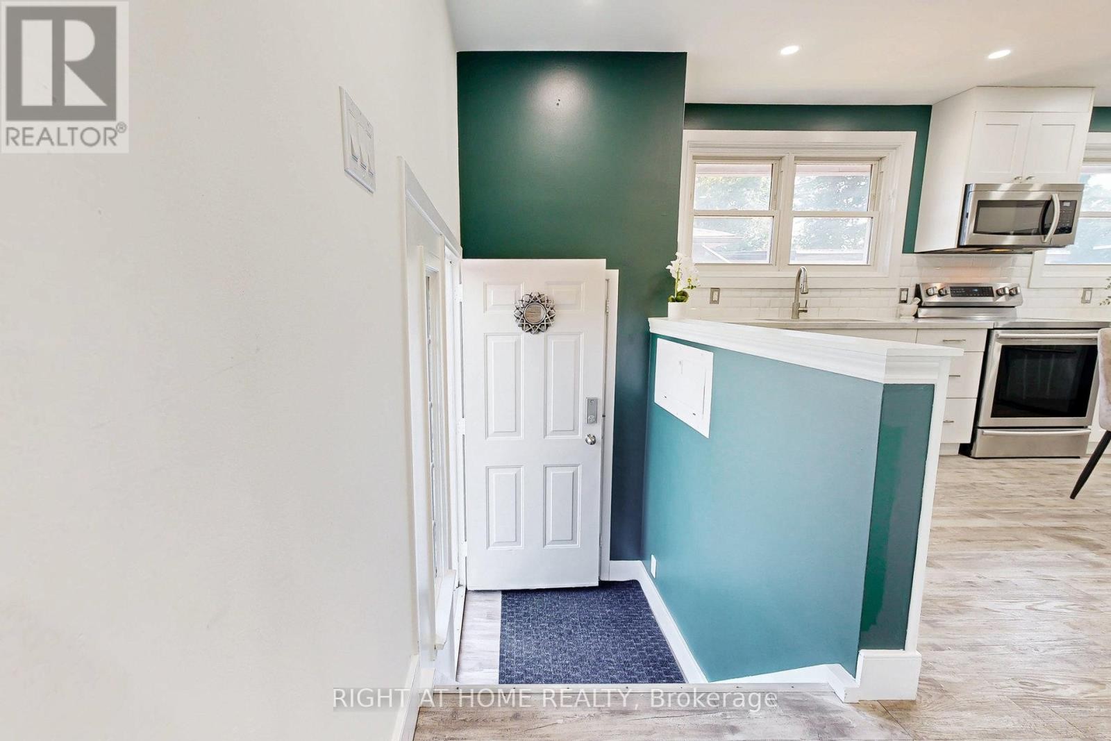












512 OSHAWA BOULEVARD N

,
Oshawa (O'Neill),




Ontario
L1G5T7

