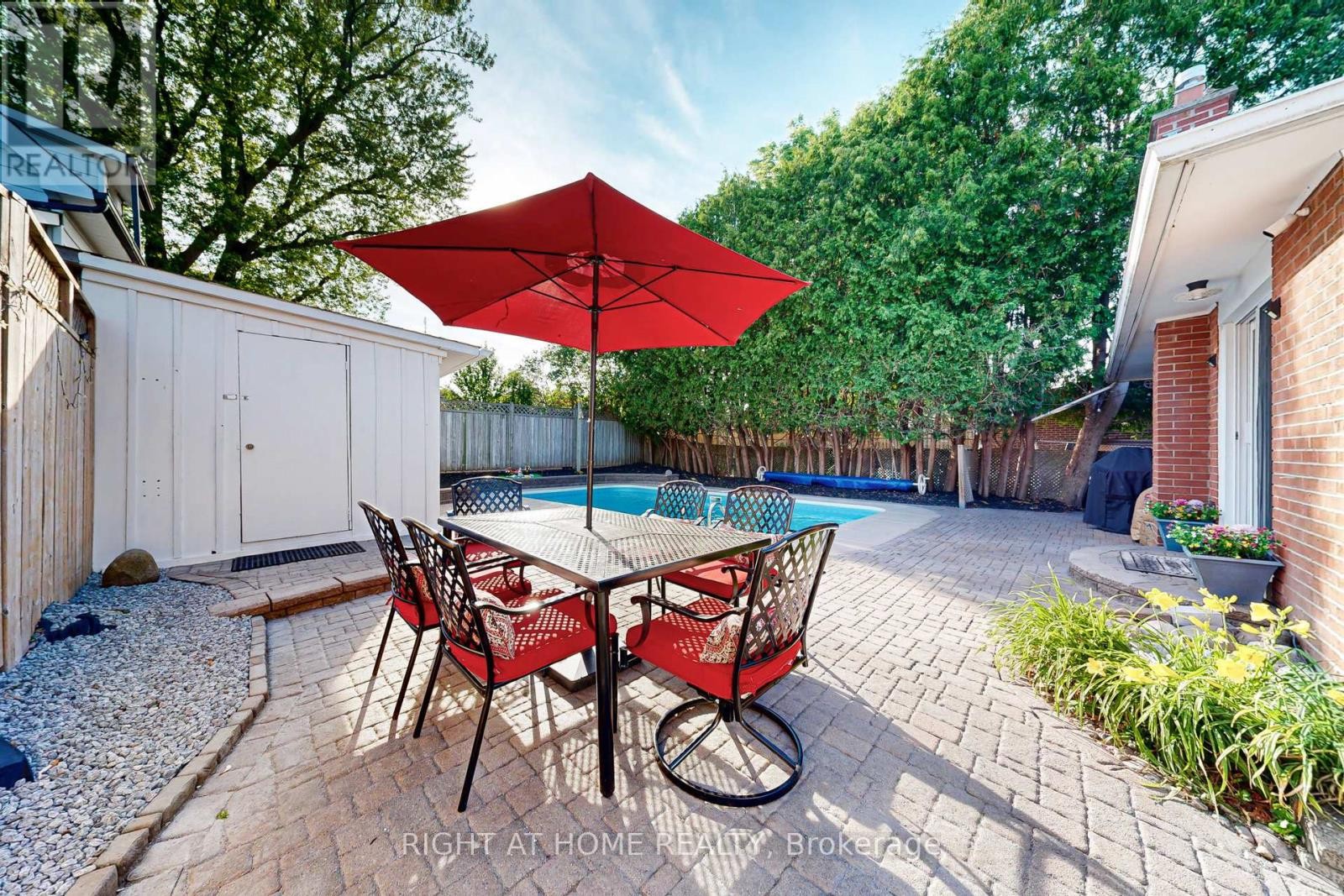 












512 OSHAWA BOULEVARD N

,
Oshawa (O'Neill),




Ontario
L1G5T7

