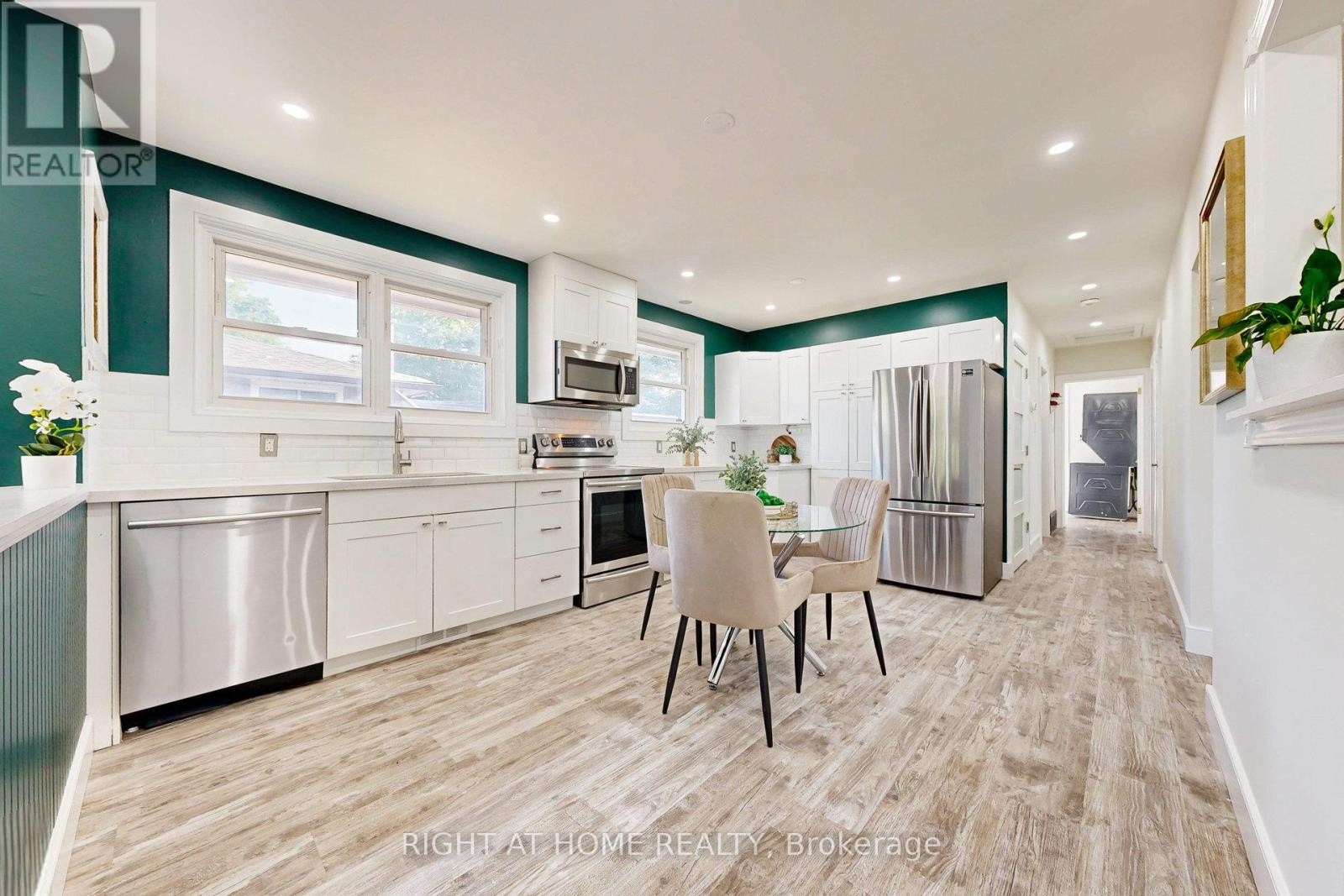 












512 OSHAWA BOULEVARD N

,
Oshawa (O'Neill),




Ontario
L1G5T7

